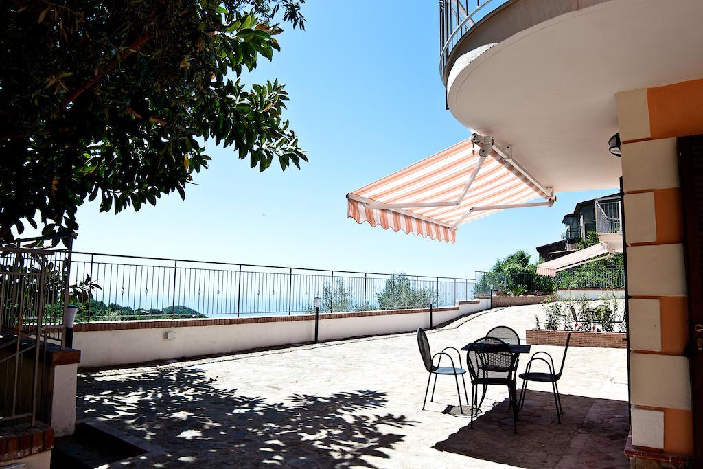 Ferienwohnung I Tre Pini Pollica Exterior foto