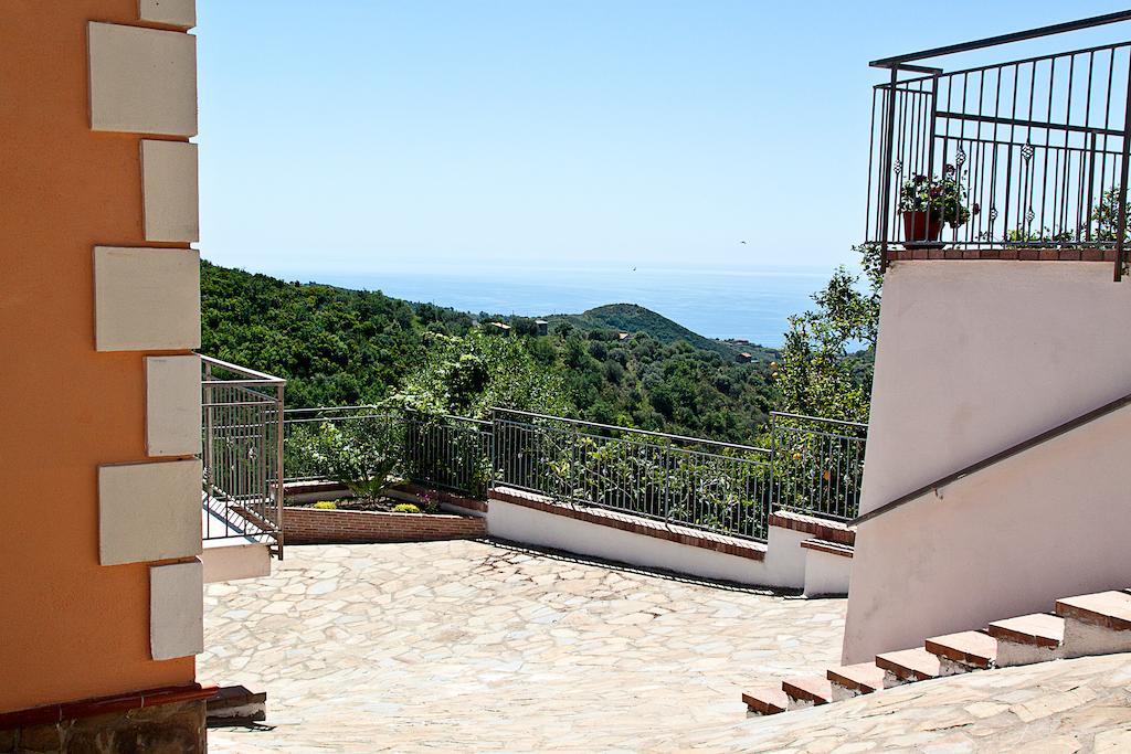 Ferienwohnung I Tre Pini Pollica Exterior foto